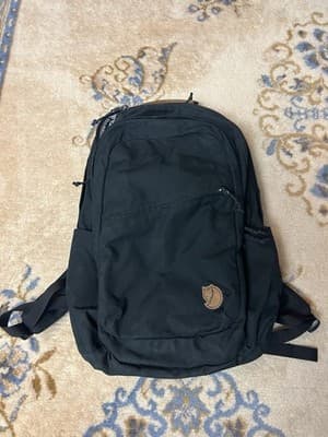 Fjallraven Unisex Raven 20L Backpack Bag Black *Broken Zipper* Padded School - Image 1