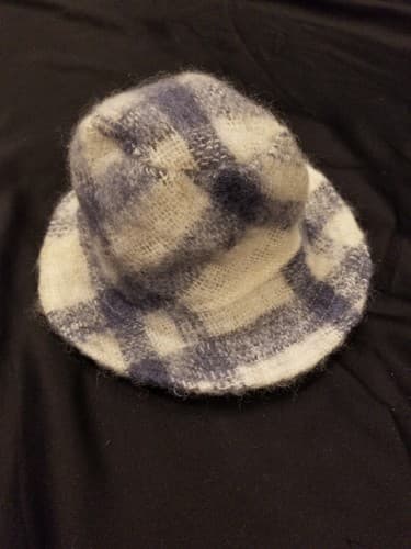 Donegal Design Mohair Wool Hat Handwoven Ireland Cream White Blue Brim Cap - Image 1