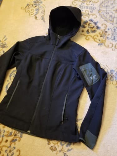 VTG Arc'teryx Women's 8-10 Medium Epsilon SV Jacket Hoody Black Full Zip M *Flaw - Thumbnail 2