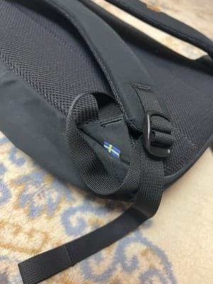 Fjallraven Unisex Raven 20L Backpack Bag Black *Broken Zipper* Padded School - Thumbnail 18