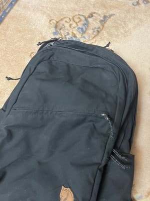 Fjallraven Unisex Raven 20L Backpack Bag Black *Broken Zipper* Padded School - Thumbnail 3