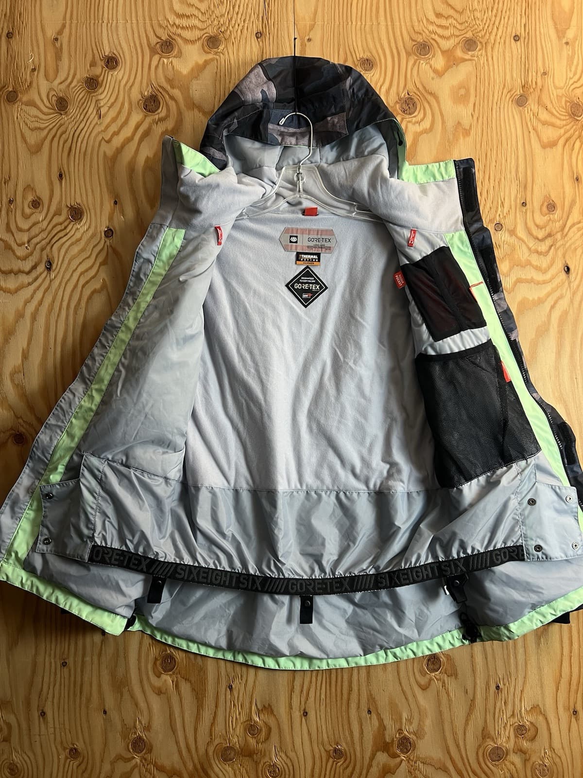 686 GLCR Womens XS GoreTex Insulated Thermal Ski Jacket Willow Camo Snow Coat - Thumbnail 4
