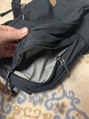 Fjallraven Unisex Raven 20L Backpack Bag Black *Broken Zipper* Padded School - Thumbnail 8