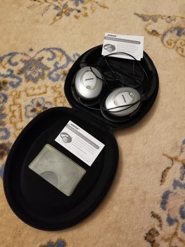 Bose QC15 Quiet Comfort 15 Acoustic Noise Cancelling Headphones W/Case - Image 1