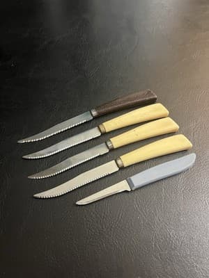 Set of 5 Vintage Quikut Stainless Steak Knives USA Cream Handles Mixed - Image 1