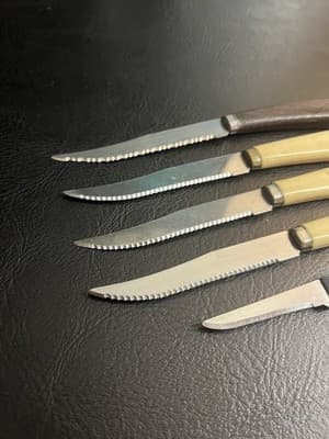 Set of 5 Vintage Quikut Stainless Steak Knives USA Cream Handles Mixed - Thumbnail 2