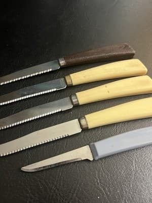 Set of 5 Vintage Quikut Stainless Steak Knives USA Cream Handles Mixed - Thumbnail 3