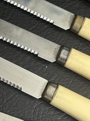 Set of 5 Vintage Quikut Stainless Steak Knives USA Cream Handles Mixed - Thumbnail 6