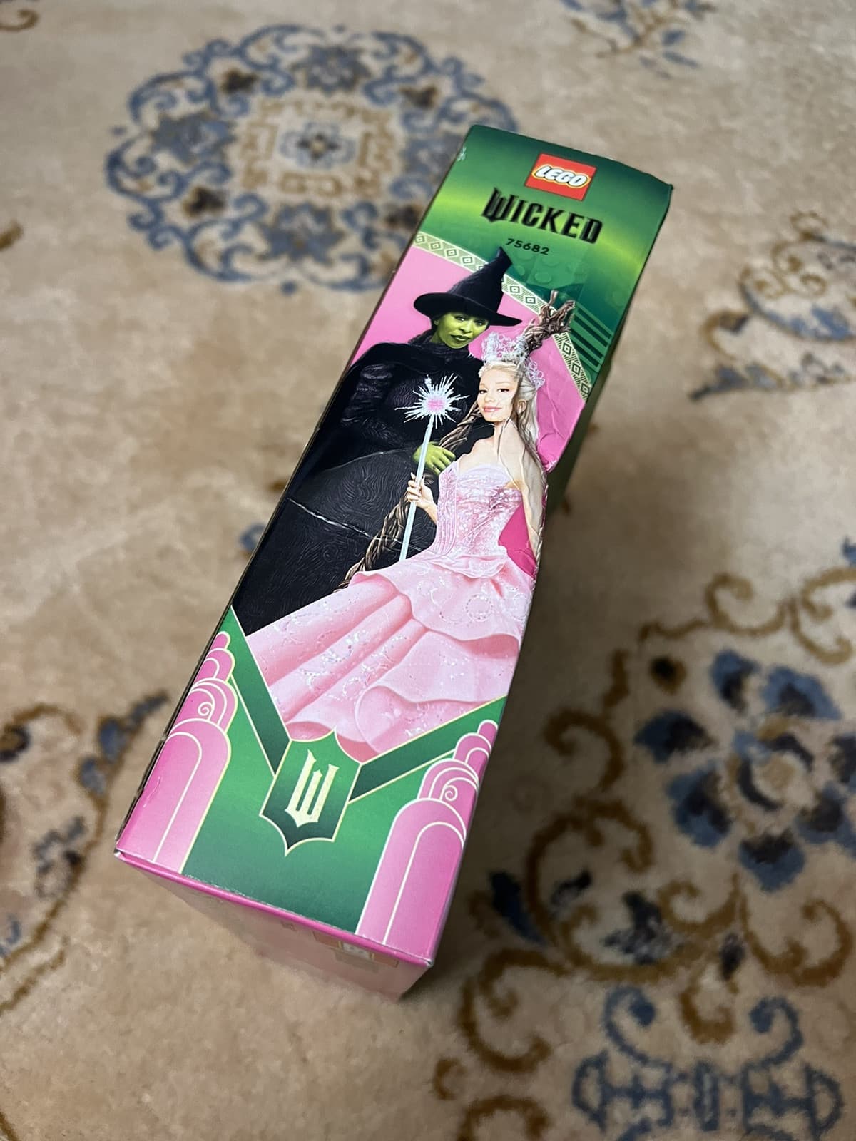 NEW Lego Wicked Elphaba Glinda 75682 Damaged Box 558 Pieces Set - Thumbnail 2