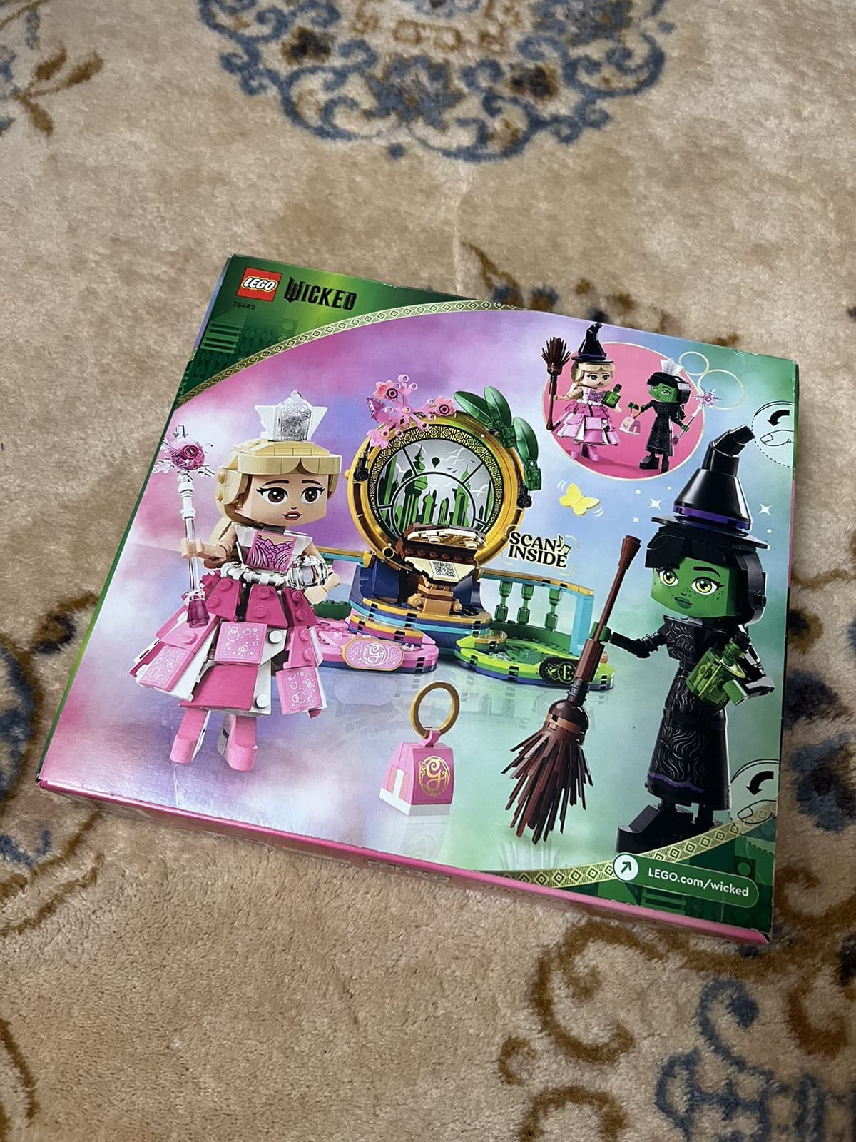 NEW Lego Wicked Elphaba Glinda 75682 Damaged Box 558 Pieces Set - Thumbnail 3