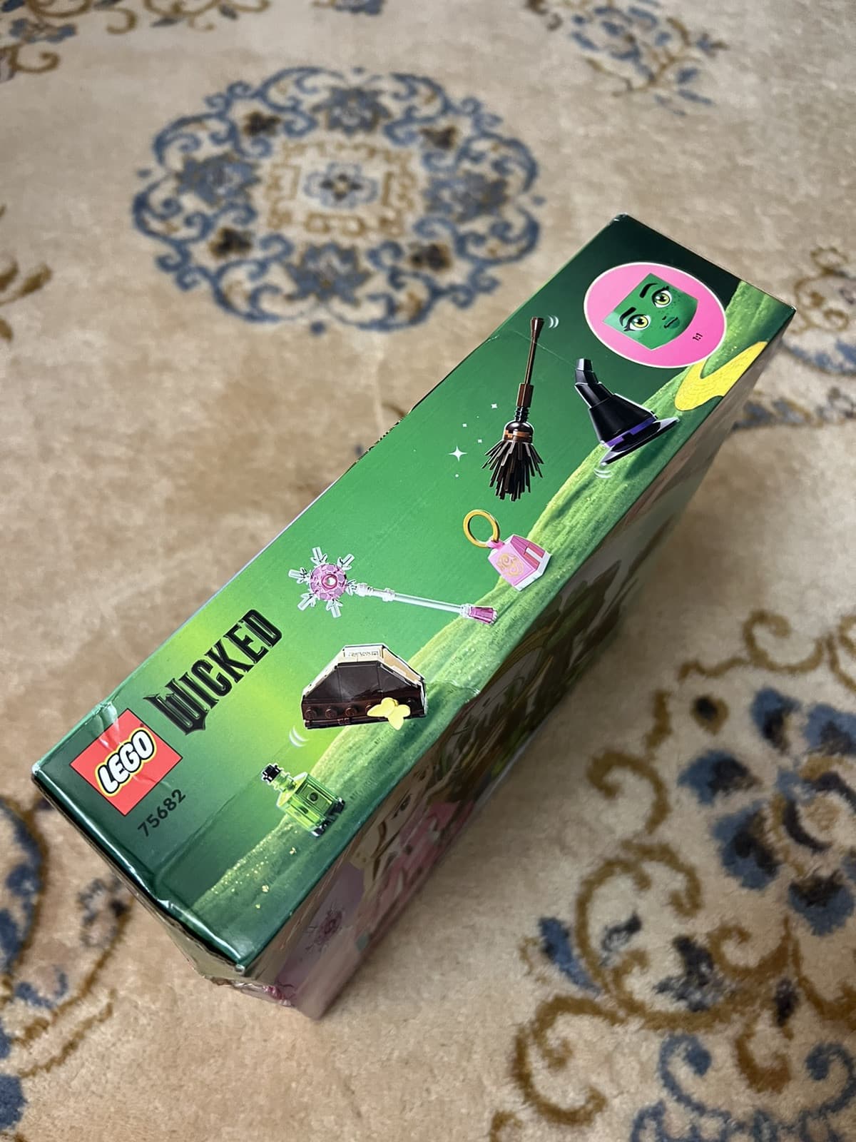 NEW Lego Wicked Elphaba Glinda 75682 Damaged Box 558 Pieces Set - Thumbnail 6