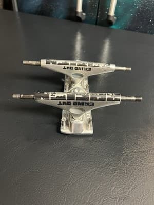 (2) Krux Grind Out Racism Standard Silver Skateboard Trucks (8.25 + 7.6) DLK K5 - Thumbnail 18