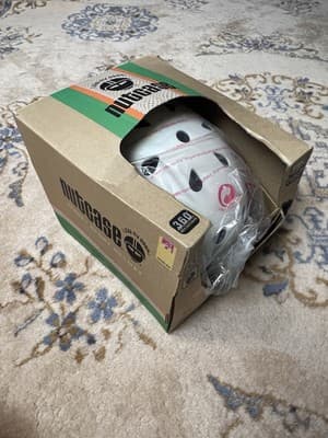 New Nutcase Vanilla Sky White Street Sport Helmet Womens Mens L/XL Supersolids - Image 1