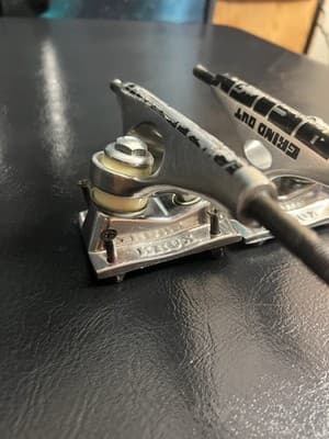 (2) Krux Grind Out Racism Standard Silver Skateboard Trucks (8.25 + 7.6) DLK K5 - Thumbnail 7