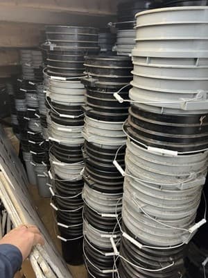 Lot Of 100 Buckets 7 Gallon Plastic Pots W/ Drilled Drainage Holes Plants Handle - Image 1