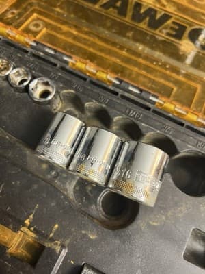 DEWALT Drive Socket Set SAE/Metric 1/4-Inch Drive (DWMT73805) INCOMPLETE READ - Thumbnail 6