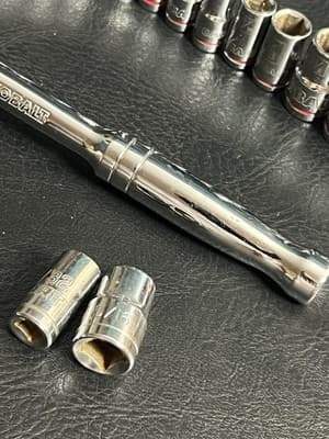 Kobalt Metric Standard SAE Socket Ratchet Mechanics Tool Set Incomplete Red Blue - Thumbnail 4