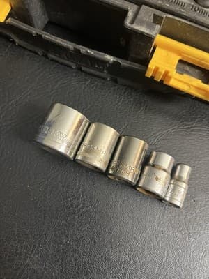 DEWALT Drive Socket Set SAE/Metric 1/4-Inch Drive (DWMT73805) INCOMPLETE READ - Thumbnail 8