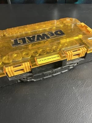 DEWALT Drive Socket Set SAE/Metric 1/4-Inch Drive (DWMT73805) INCOMPLETE READ - Thumbnail 12