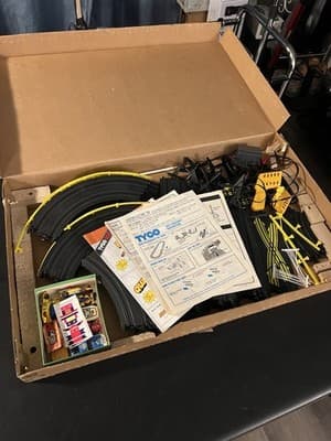 VTG Tyco Magnum 440-X2 California GT Slot Car Box Set RARE 80’s TOYS + Extras - Image 1