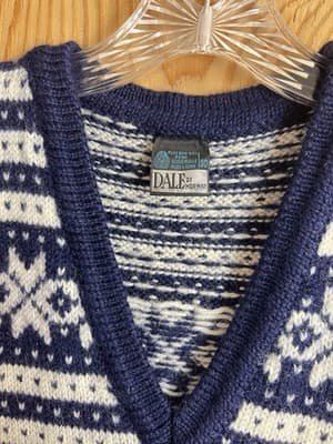 VTG Dale of Norway Sweater Vest Mens 39 S/M White Navy Stripe Nordic V Neck Wool - Thumbnail 3