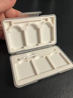 Nakiworld Nintendo DS Silicone Game Cartridge Case Holders Fits 6-9 Stylus White - Thumbnail 3