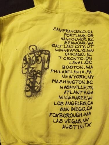 RARE Billie Eilish 2019 World Tour Sweatshirt Size M Neon Yellow Graffiti Hoody - Thumbnail 11