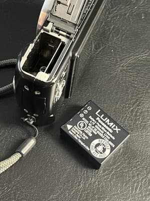PANASONIC LUMIX DMC-TZ3 Digital Camera with Battery Black Leica 10x Zoom Japan - Thumbnail 11