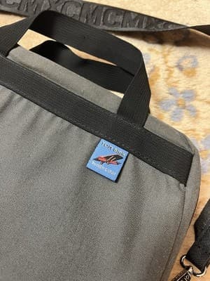 TOM BIHN USA Monolith Vintage Portable Culture Grey Padded Laptop Case Holder 4 - Thumbnail 5
