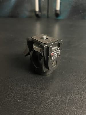 Manfrotto 3232 Swivel 5.6lb Load Capacity Tilt Head Tripod Monopod - Italy - Image 1