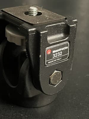 Manfrotto 3232 Swivel 5.6lb Load Capacity Tilt Head Tripod Monopod - Italy - Thumbnail 2