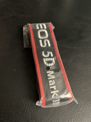 Canon EOS 5D Mark III Camera Strap Black Red One Size Brand New OEM - Thumbnail 2
