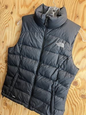 The North Face Women’s S Nuptse 700 Fill Goose Down Puffer Vest Black Jacket - Thumbnail 3