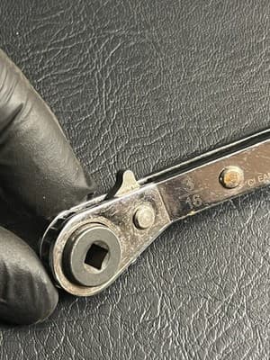 Uniweld 70074 Offset Ratchet (3/16,1/4,5/16,3/8) W/ DHVA Dual Hex Wrench Adapter - Thumbnail 7