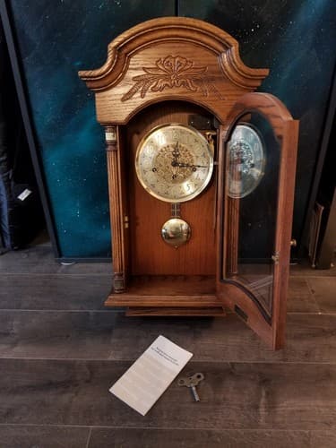 Vtg 90 Howard Miller Wood Wall Pendelum Clock 613300 Bell Chime 1051-030 613-300 - Image 1