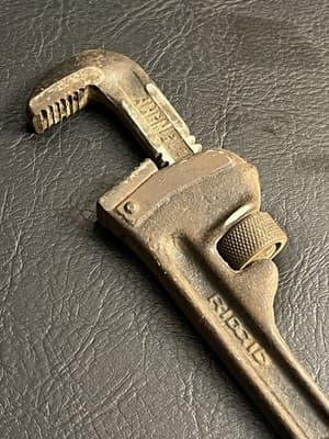 Vintage RIDGID 8 Inch Pipe Wrench Monkey The Ridge Tool Co. USA Oil Hardened 4H - Thumbnail 3