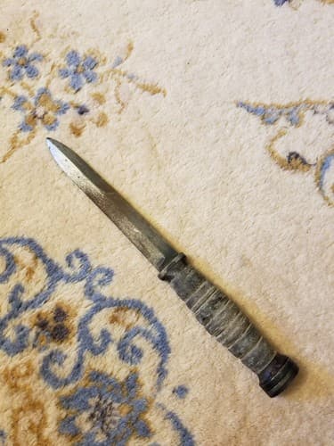 Original Bayonet U.S.M4 Camillus for the M1 Carbine WWII/Korean *READ Rusty - Image 1