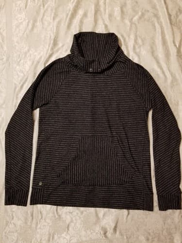 Outdoor Research Women’s Medium Grey Black Mikala Long Pullover Shirt Cowl Neck