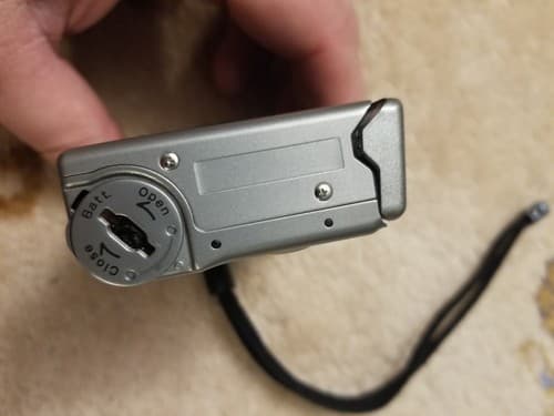 Canon IX 240 ELPH APS Point and Shoot Film Camera Silver Untested For Parts - Thumbnail 9