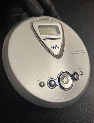Sony Walkman D-NF400 CD Player Silver Parametric EQ G-Protection FM/AM/TV TESTED - Image 1