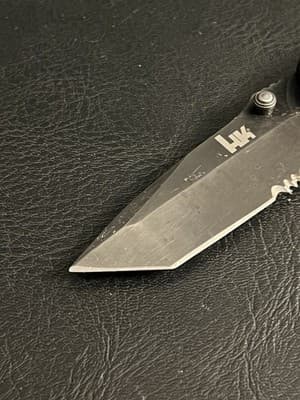 HK Heckler & Koch H&K Ghost 3.0 ComboEdge Benchmade Pocket Knife Seatbelt Window - Thumbnail 2