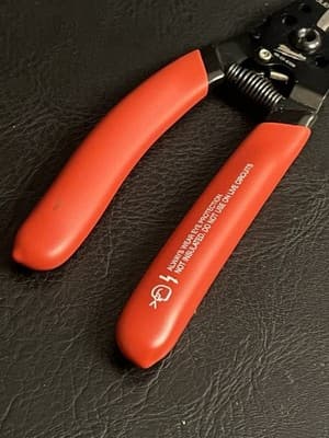 Milwaukee 48-22-6109 7-1/8" Wire Stripper/Cutter for Solid & Stranded Wire - Thumbnail 7