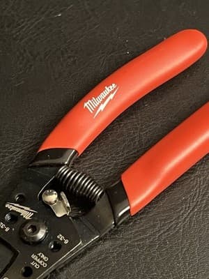 Milwaukee 48-22-6109 7-1/8" Wire Stripper/Cutter for Solid & Stranded Wire - Thumbnail 3
