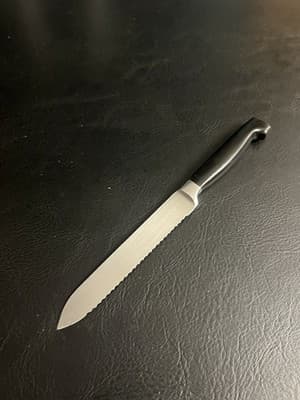 Zwilling J.A. Henckels Four Star 5” Serrated Utility Knife 31070-130 Vier Sterne - Image 1