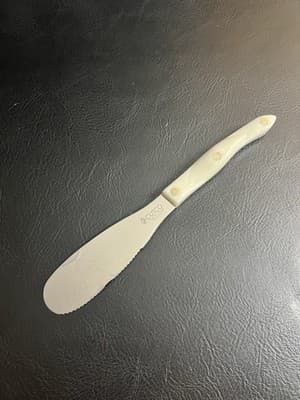 Cutco 1768 KQ Spatula Spreader Bagel Knife Pearl White 5" Serrated Blade Engrave - Image 1