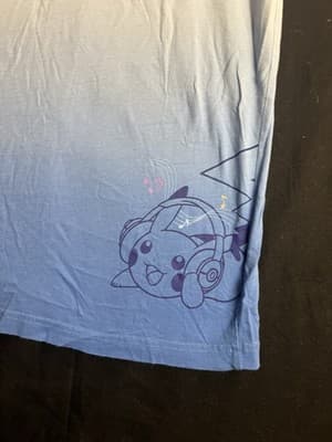 POKÉMON Center Psyduck Analog Beats Lo-Fi Shirt Short Sleeve Pikachu Headphones - Thumbnail 10