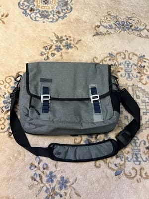 Timbuk2 San Francisco Black 16" Messenger Laptop Bag Pack Shoulder Strap M Grey - Image 1