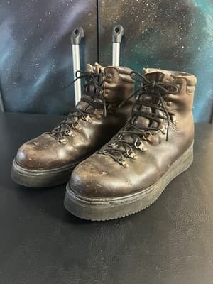 VTG Danner Mountain Hiking Boots Mens 11 D GORE-TEX 35600 RARE Lug Platform Sole - Image 1