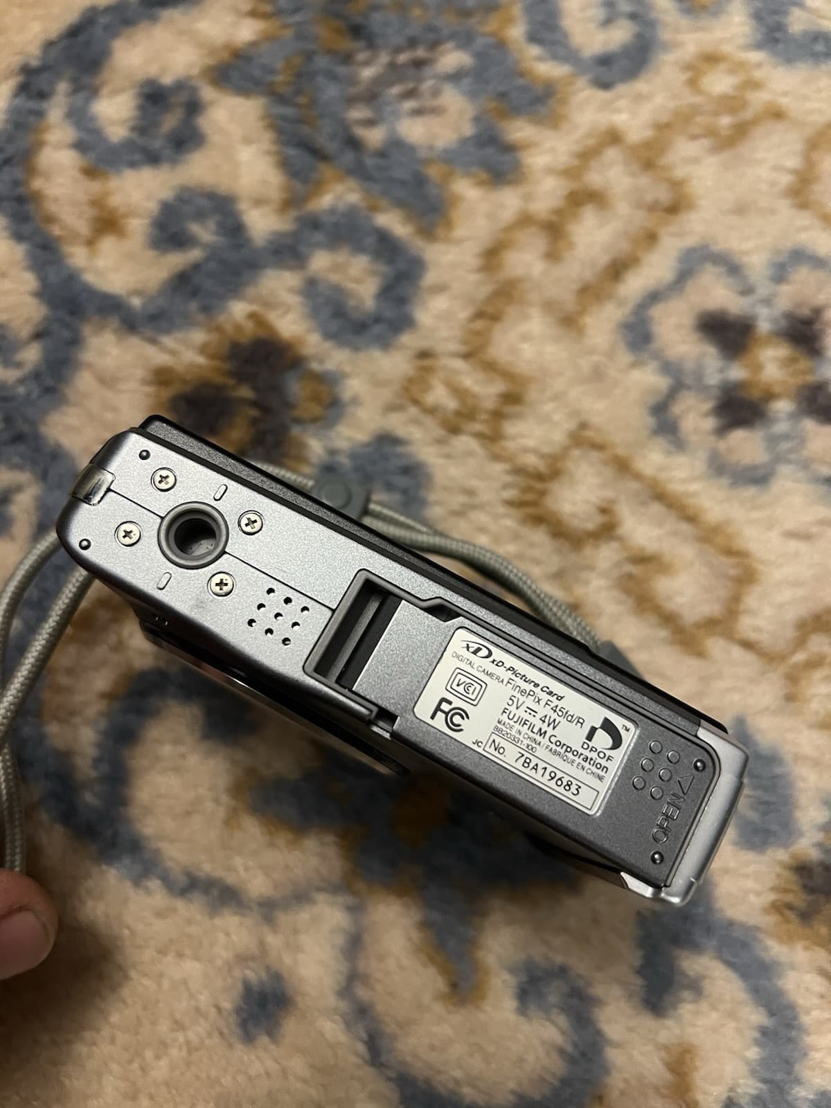 Fujifilm Finepix F45 FD Digital Camera for Parts or Repair ONLY - Thumbnail 10