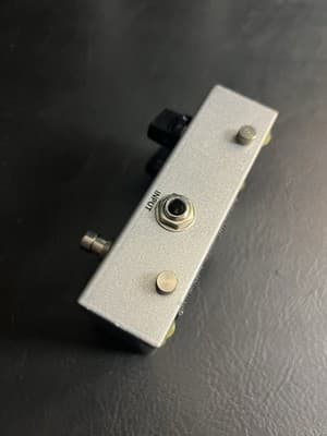Fulltone Fat boost FB-3 Guitar Effects Pedal Overdrive Boost Distortion READ MOR - Thumbnail 4